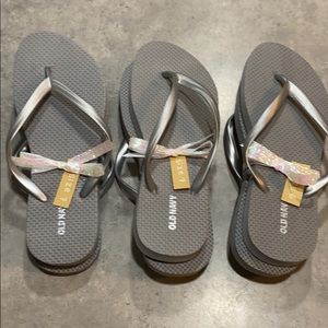 Old Navy flip flop trio